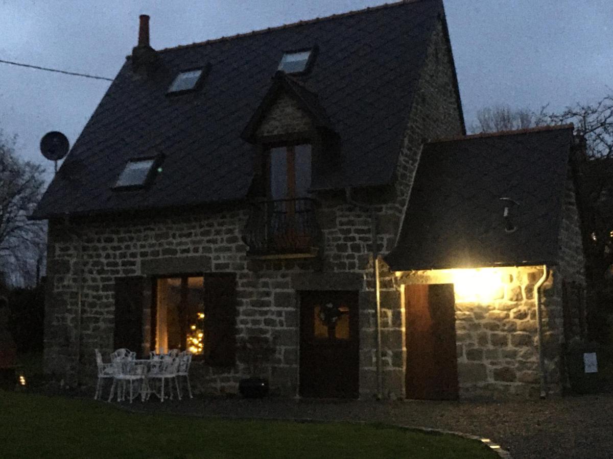 The Gingerbread House Cottage Beauficel ภายนอก รูปภาพ