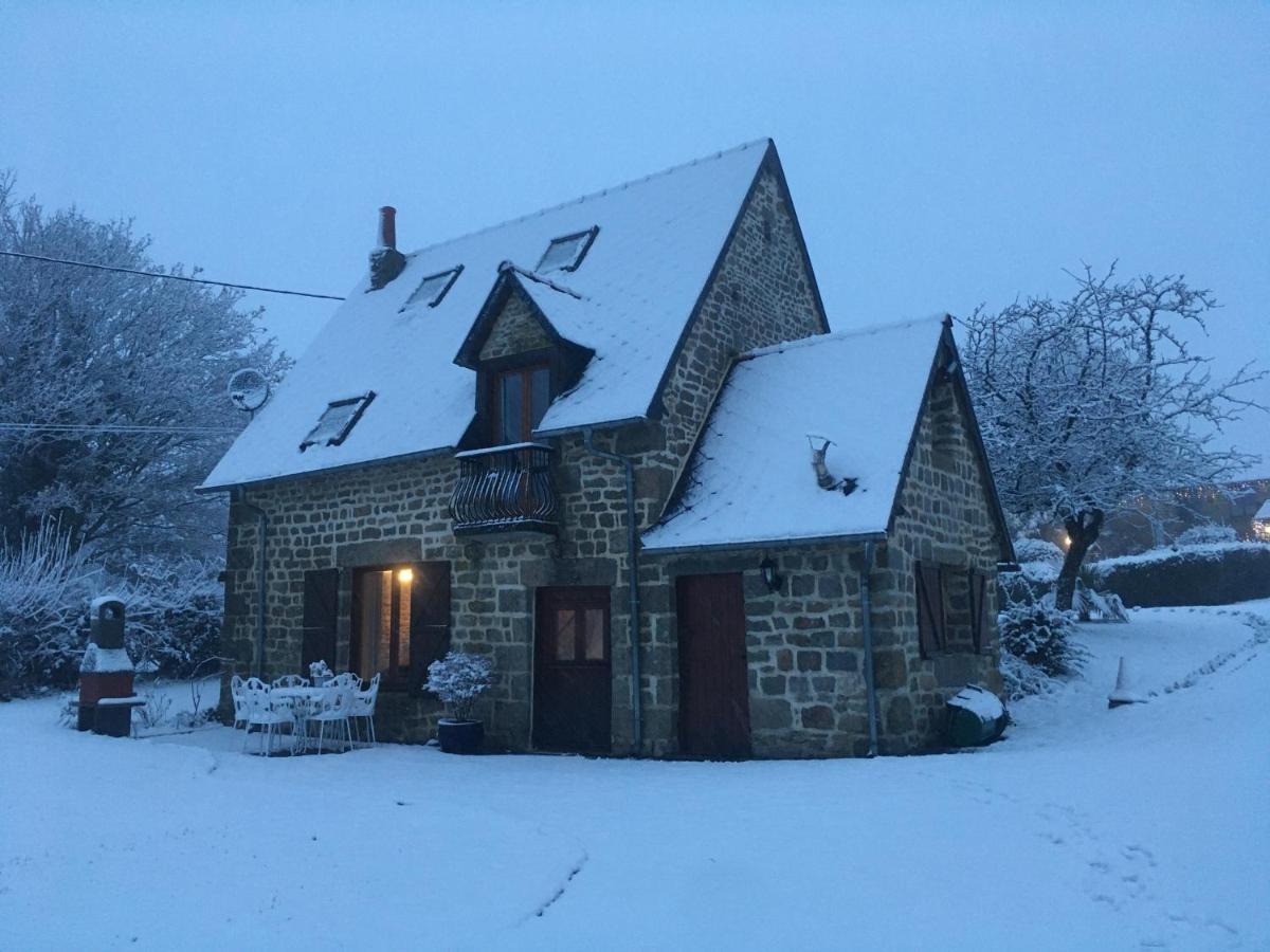 The Gingerbread House Cottage Beauficel ภายนอก รูปภาพ